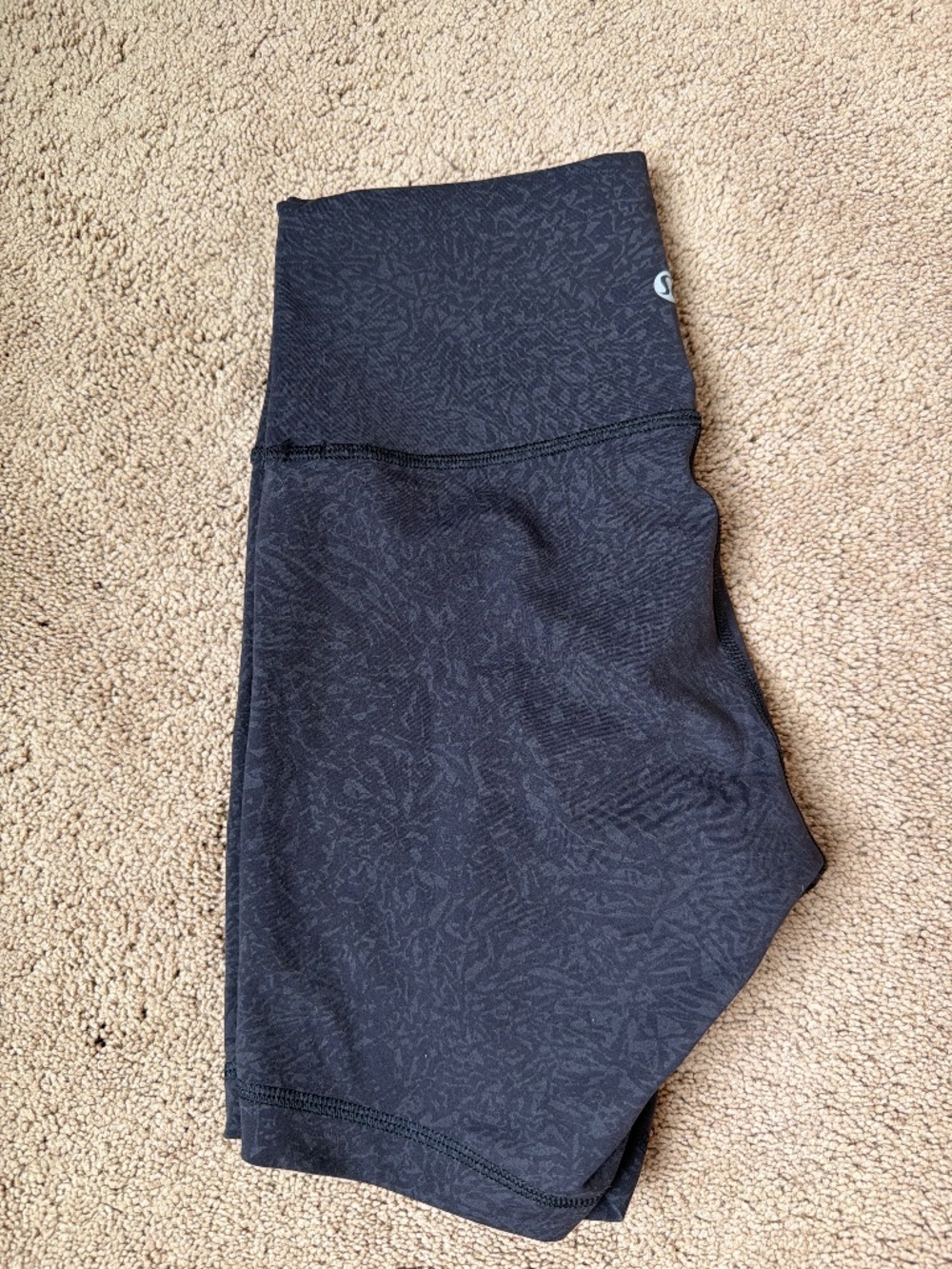 lululemon pattern Wunder train shorts